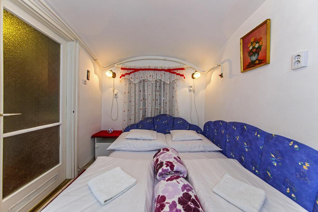 Hotel Barokk Vendeghaz Eger Pokoj fotografie