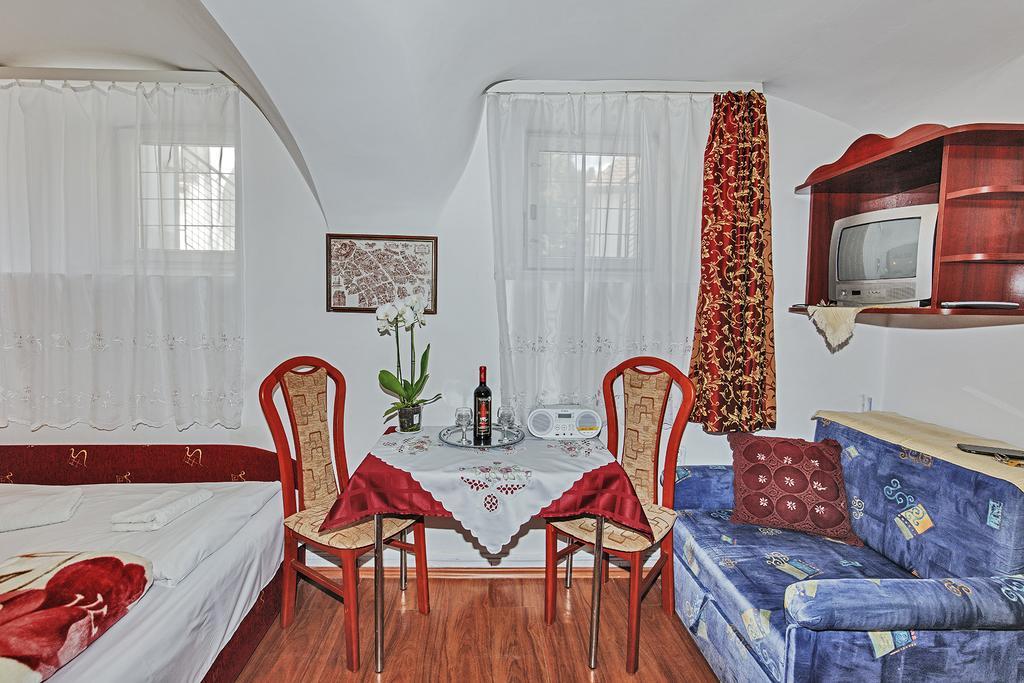 Hotel Barokk Vendeghaz Eger Exteriér fotografie
