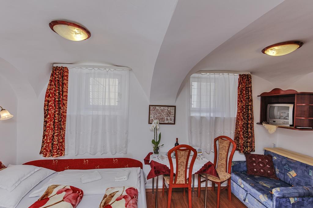Hotel Barokk Vendeghaz Eger Exteriér fotografie