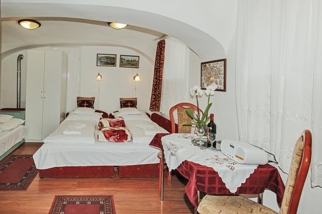 Hotel Barokk Vendeghaz Eger Exteriér fotografie