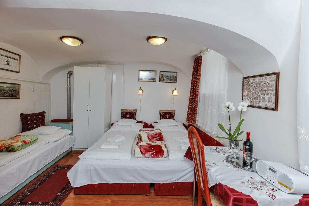 Hotel Barokk Vendeghaz Eger Exteriér fotografie